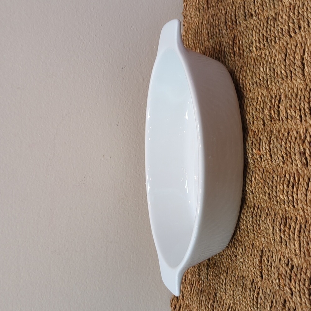 Oneida B-15 Buffalo Bright White 1 1/2 qt. Casserole Dish